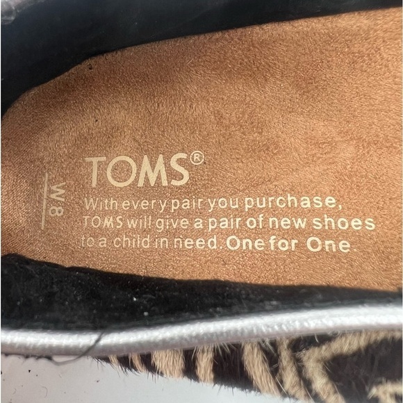 Toms Cream Brown Zebra Striped Calf Hair Loafers Size 8 Women’s - Picture 2 of 10
